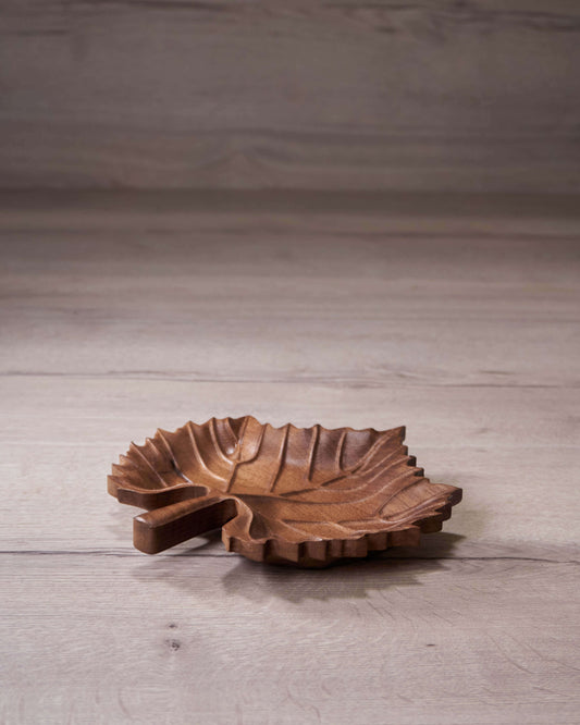 Maple Leaf Wooden Plate_CrafTech