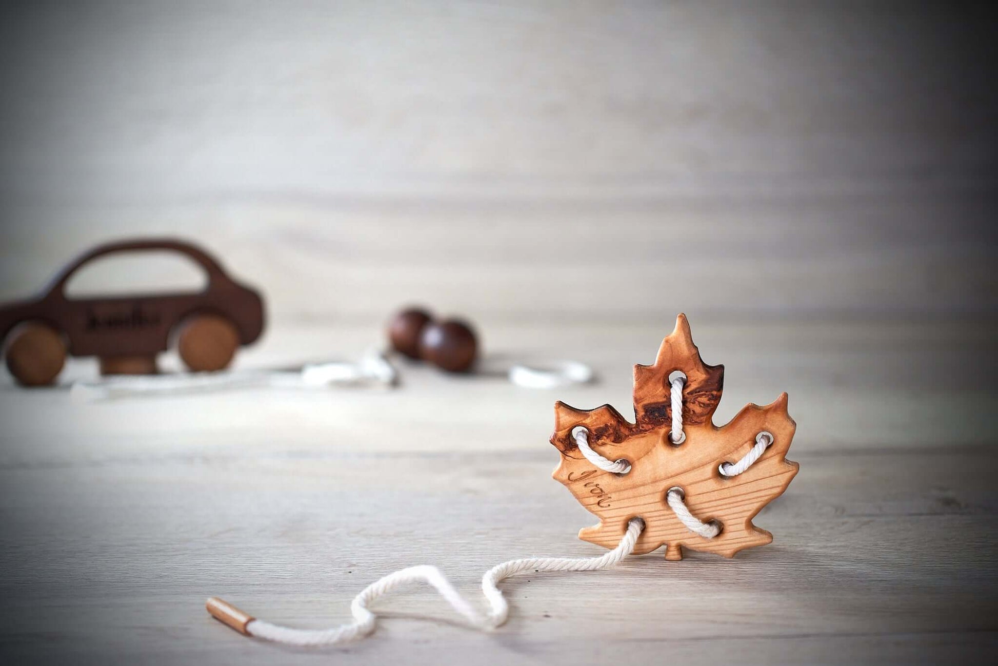 Wooden Lacing Toy "Maple Leaf"_CrafTech