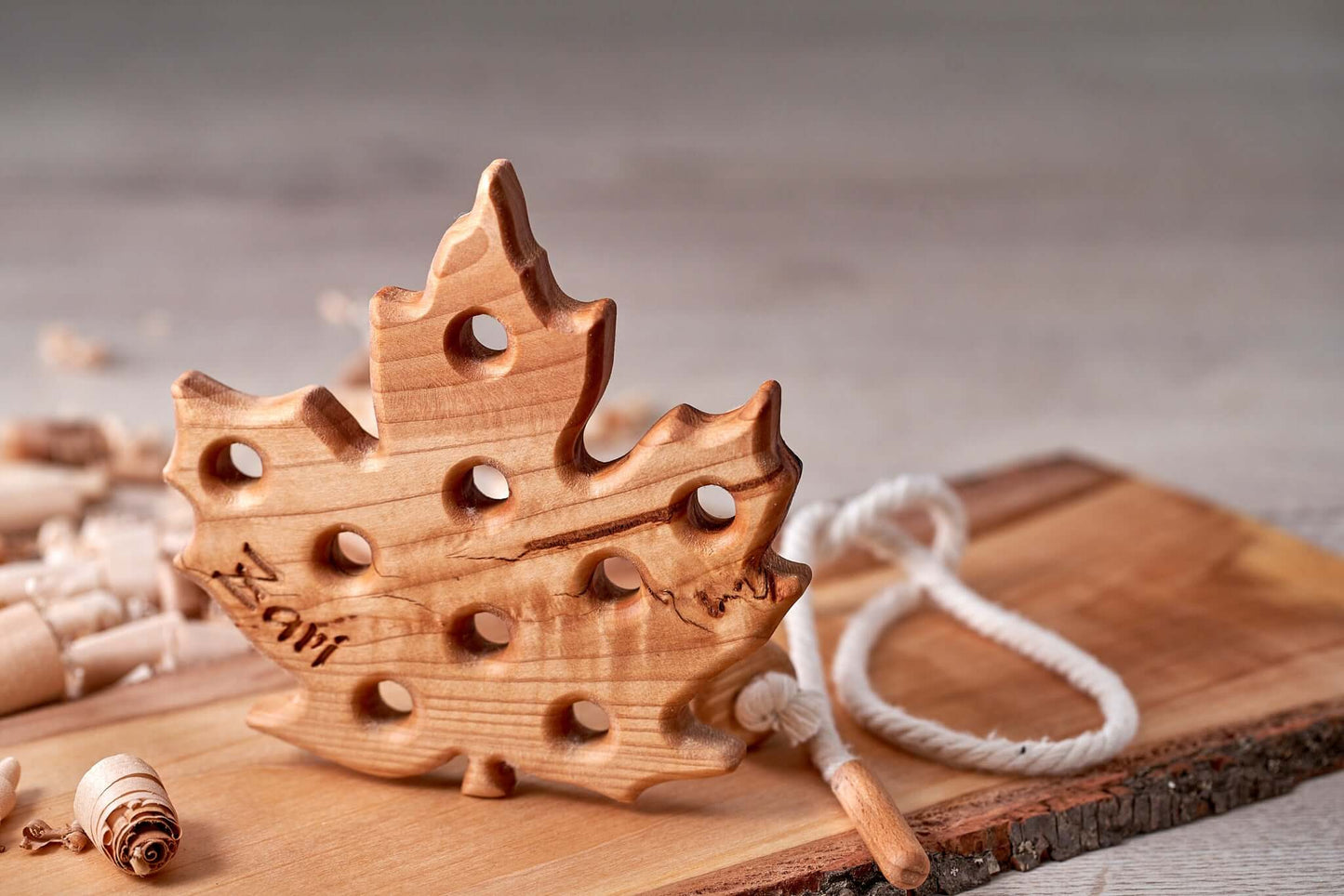 Wooden Lacing Toy "Maple Leaf"_CrafTech