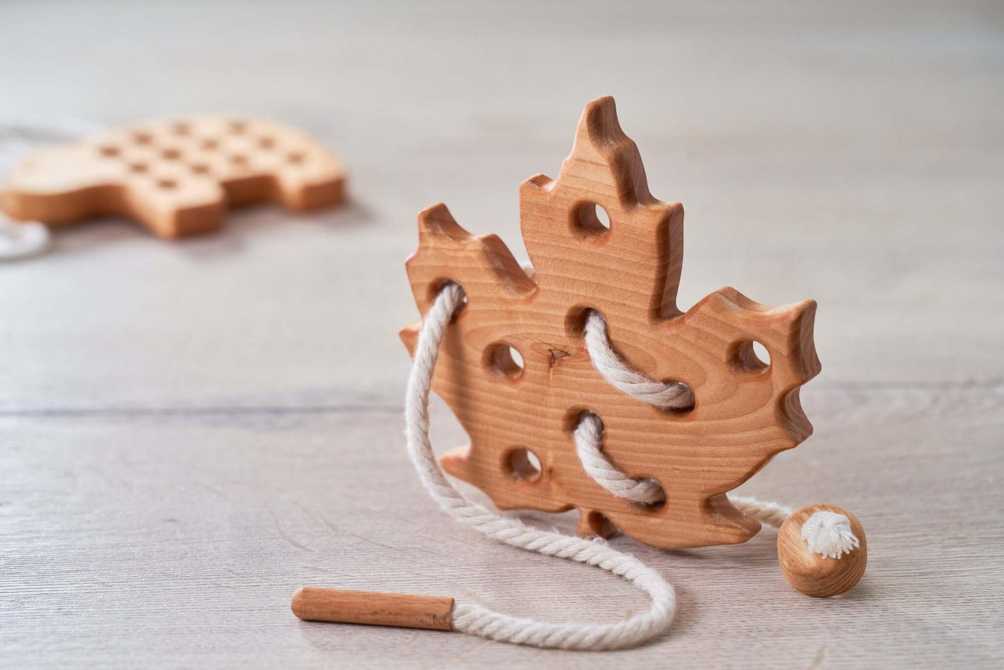 Wooden Lacing Toy "Maple Leaf"_CrafTech