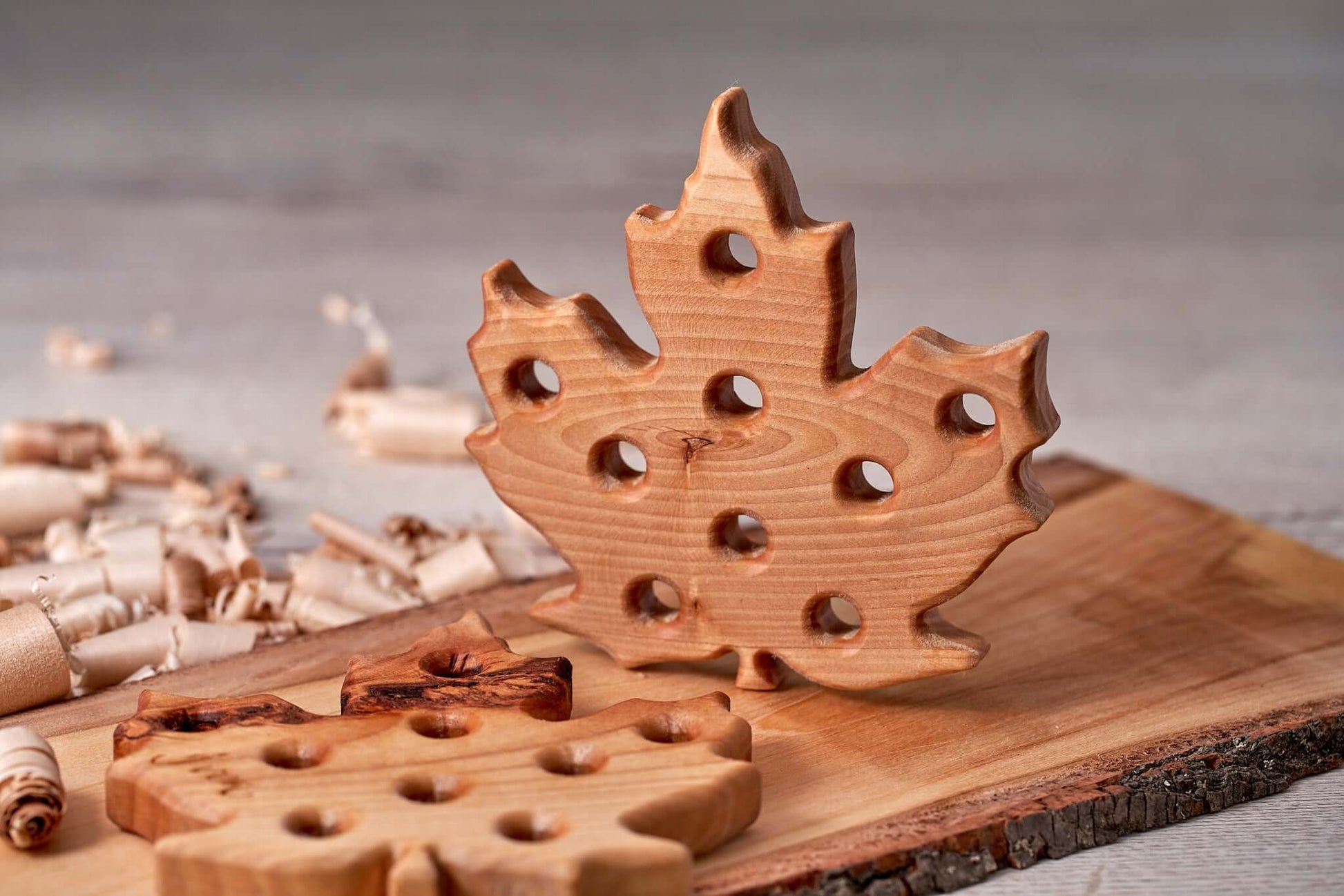 Wooden Lacing Toy "Maple Leaf"_CrafTech