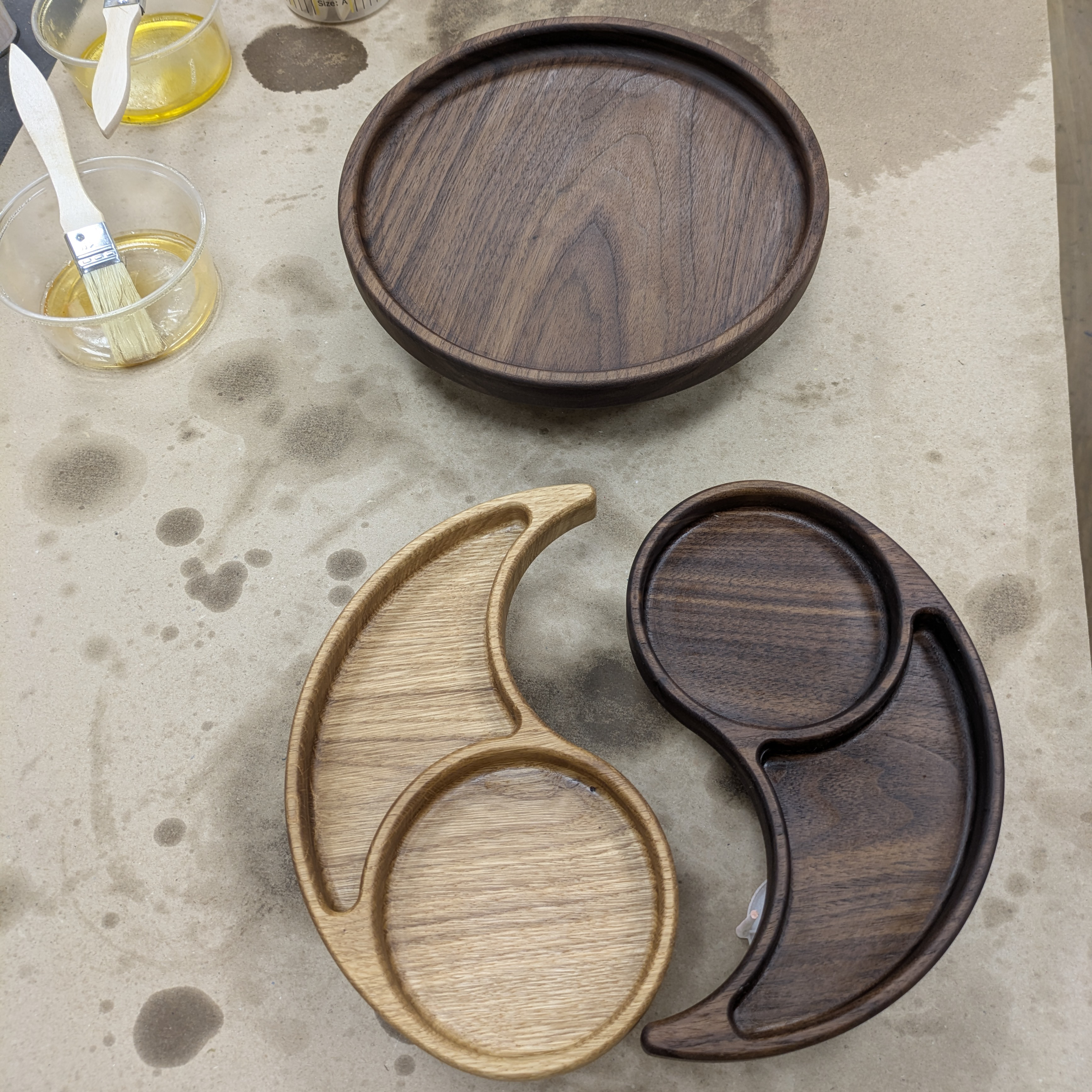 Модулно плато „Ин и Ян“ от американски орех и дъб