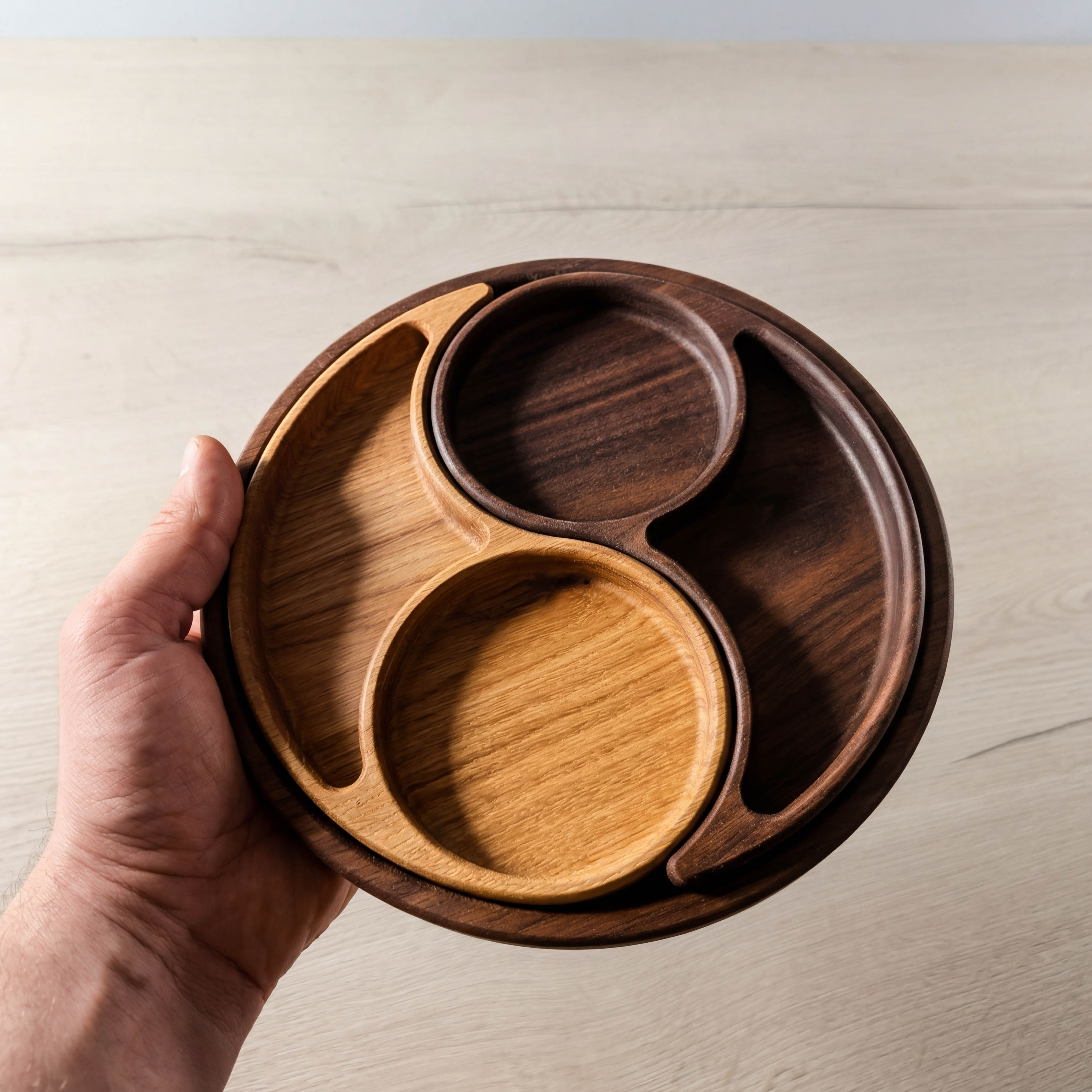 Модулно плато „Ин и Ян“ от американски орех и дъб